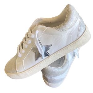 Steve Madden Starling Leather & Suede Grey Sneakers NEW